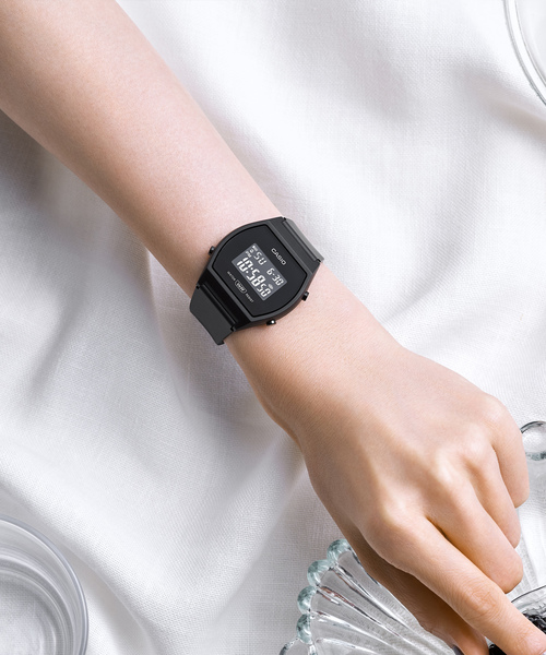 CASIO（カシオ）の「Web限定 CASIO LW-204-1BJF Black（デジタル腕時計・レディース・ブラック・FREE）」の3枚目の写真