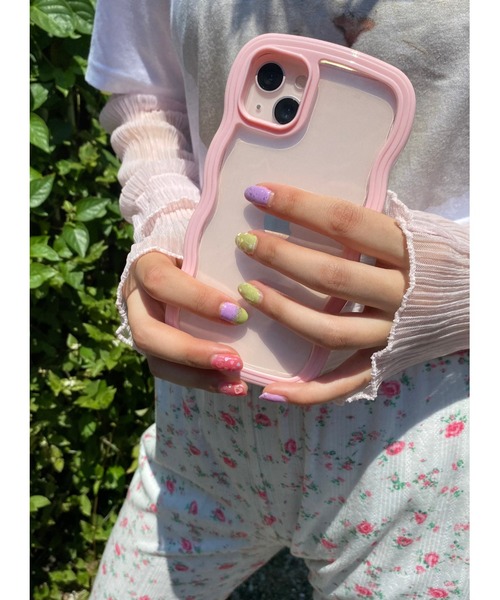 WC（ダブル シー）の「ウェーブiphoneケース（スマホグッズ・レディース・ホワイト/サックスブルー/ピンク/ライトパープル・1/2）」の4枚目の写真