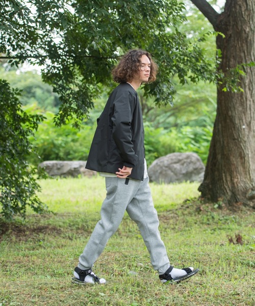 OUTDOOR PRODUCTS(アウトドアプロダクツ)の「【OUTDOOR PRODUCTS/アウトドアプロダクツ】ノーカラー中綿ブルゾン 撥水 防風 ストレッチ 防花粉 紫外線対策機能 ワンポイントブランドロゴ(ブルゾン・メンズ・チャコールグレー/ブラック/カーキ・X-LARGE/LARGE/MEDIUM)」の16枚目の写真