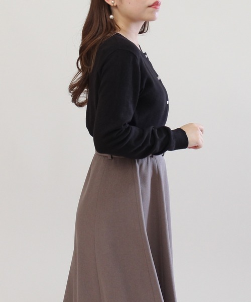 TRUDEA(トルディア)の「ショート丈ニットカーディガン(カーディガン/ボレロ・レディース・モカ/ワイン/ブラック/ホワイト・MEDIUM/LARGE)」の9枚目の写真