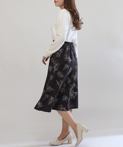 TRUDEA(トルディア)の「ショート丈ニットカーディガン(カーディガン/ボレロ・レディース・モカ/ワイン/ブラック/ホワイト・MEDIUM/LARGE)」の16枚目の写真