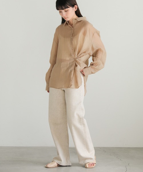 select MOCA（セレクトモカ）の「オーバーサイズシアーシャツ（シャツ/ブラウス・レディース・ベージュ/ブラック/アイボリー・FREE）」の6枚目の写真