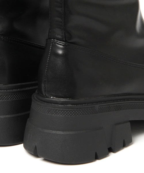 ALAND（エーランド）の「センターZIPショートブーツ 2171293（ブーツ・レディース・オフホワイト/ブラック・SMALL/MEDIUM/LARGE）」の4枚目の写真