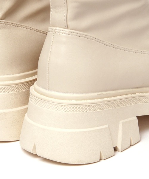 ALAND（エーランド）の「センターZIPショートブーツ 2171293（ブーツ・レディース・オフホワイト/ブラック・SMALL/MEDIUM/LARGE）」の6枚目の写真