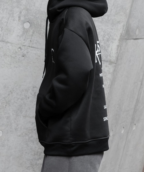 セール グラフィックロゴプルオーバーパーカー A'GEM/9 × .kom『SUPPLIER/サプライヤー』STUDS CROSS HOODIE