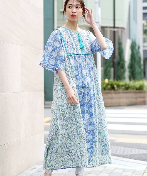 チチカカ（チチカカ）の「エコフレンドリー パッチブロックプリントワンピース（ワンピース・レディース・ピンク/ブルー・FREE）」の2枚目の写真