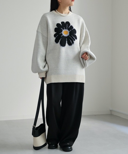 ap retro（アプレトロ）の「ジャガードフラワーニットプルオーバー（ニット/セーター・レディース・アイボリー/ブラック・FREE）」の4枚目の写真