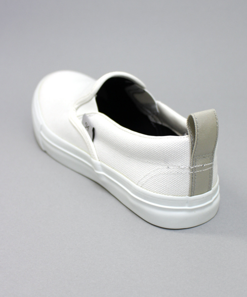WHO'S WHO gallery(フーズフーギャラリー)の「【Splash/feed】WATER PROOF キャンバススリッポン(スニーカー・メンズ・ホワイト/ブラック/ダークネイビー・25.5cm/26.5cm/27.5cm)」の6枚目の写真