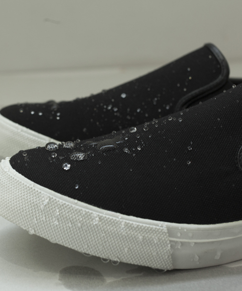 WHO'S WHO gallery(フーズフーギャラリー)の「【Splash/feed】WATER PROOF キャンバススリッポン(スニーカー・メンズ・ホワイト/ブラック/ダークネイビー・25.5cm/26.5cm/27.5cm)」の14枚目の写真