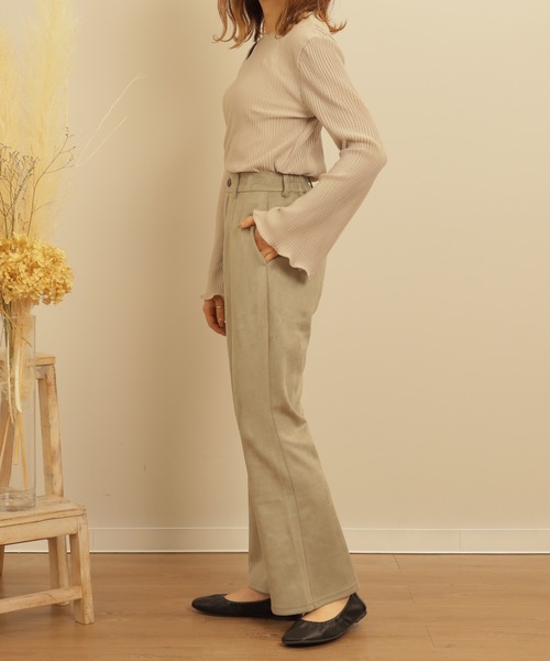 mil（ミル）の「スエードライクセミフレアパンツ（その他パンツ・レディース・モカ/ミント・M/XS/S）」の4枚目の写真