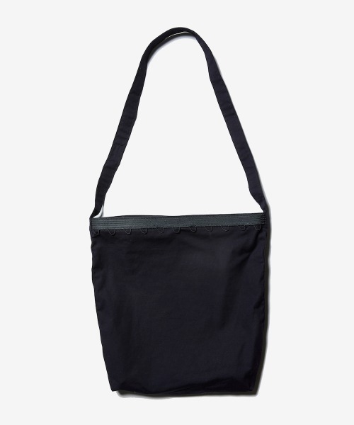 rehacer(レアセル)の「rehacer : Looping Shoulder Bag / ルーピングショルダーバッグ(ショルダーバッグ・メンズ・カーキ/スミクロ・FREE)」の7枚目の写真