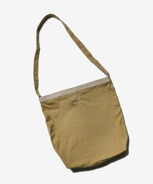 rehacer(レアセル)の「rehacer : Looping Shoulder Bag / ルーピングショルダーバッグ(ショルダーバッグ・メンズ・カーキ/スミクロ・FREE)」の11枚目の写真