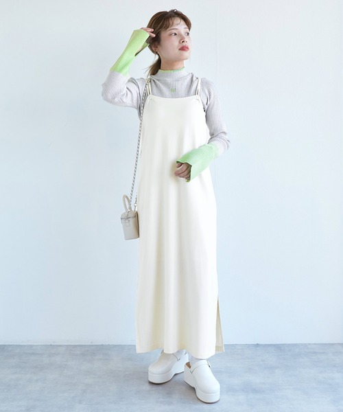 w closet（ダブルクローゼット）の「刺繍入り配色ハイネックプル