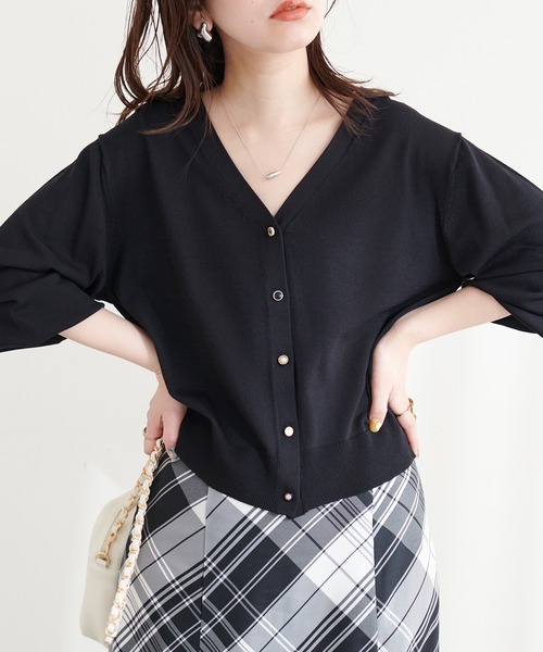 natural couture(ナチュラルクチュール)の「いろいろ釦ベーシックカーディガン(カーディガン/ボレロ・レディース・オフホワイト/オレンジ/ミント/ピンクベージュ/ブラック・FREE)」の6枚目の写真