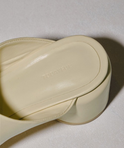 TODAYFUL（トゥデイフル）の「TODAYFUL(トゥデイフル) "Chunky Heel Sabot"チャンキーヒールサボ/12321004（サンダル・レディース・ブラック・38/36/37）」の6枚目の写真