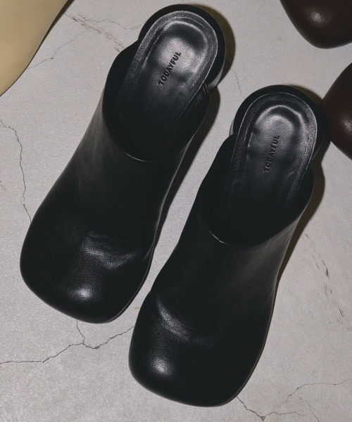 TODAYFUL（トゥデイフル）の「TODAYFUL(トゥデイフル) "Chunky Heel Sabot"チャンキーヒールサボ/12321004（サンダル・レディース・ブラック・38/36/37）」の2枚目の写真