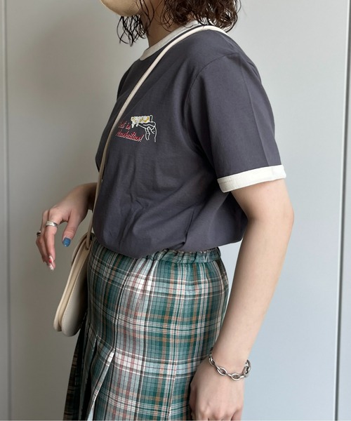 CPCM(シーピーシーエム)の「バック刺繍リンガーT(Tシャツ/カットソー・レディース・オフホワイト/チャコールグレー・LARGE/MEDIUM/X-LARGE)」の13枚目の写真
