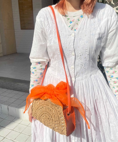 Casselini（キャセリーニ）の「Casselini(キャセリーニ)ハーフムーンリボンポシェット（ショルダーバッグ・レディース・アイボリー/ブラック/オレンジ/パープル・FREE）」の18枚目の写真