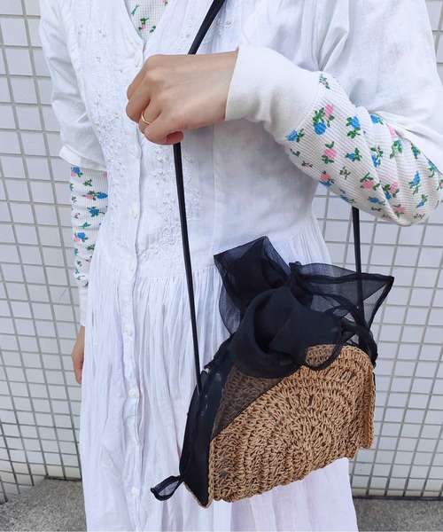 Casselini（キャセリーニ）の「Casselini(キャセリーニ)ハーフムーンリボンポシェット（ショルダーバッグ・レディース・アイボリー/ブラック/オレンジ/パープル・FREE）」の6枚目の写真