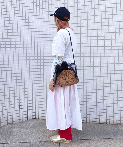 Casselini（キャセリーニ）の「Casselini(キャセリーニ)ハーフムーンリボンポシェット（ショルダーバッグ・レディース・アイボリー/ブラック/オレンジ/パープル・FREE）」の13枚目の写真