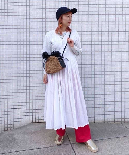 Casselini（キャセリーニ）の「Casselini(キャセリーニ)ハーフムーンリボンポシェット（ショルダーバッグ・レディース・アイボリー/ブラック/オレンジ/パープル・FREE）」の16枚目の写真