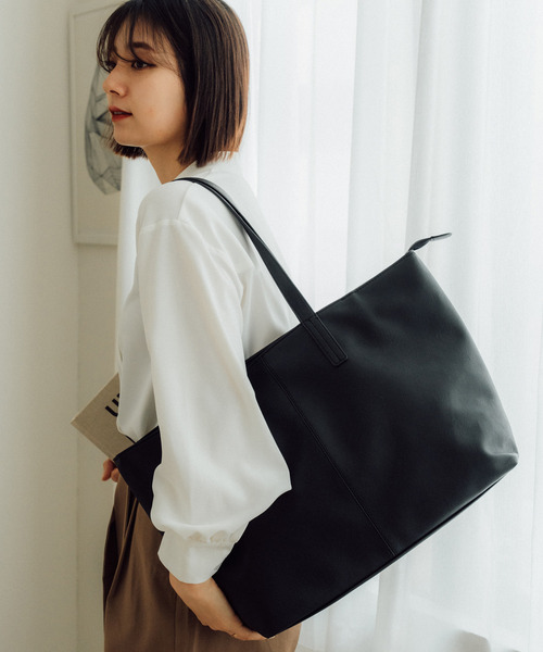 DEVICE（デバイス）の「合皮 両あおり シンプル センター 刺繍 デザイン トートバッグ（トートバッグ・メンズ・ブラック/ダークブラウン/キャメル/ネイビー/グレー・FREE）」の21枚目の写真