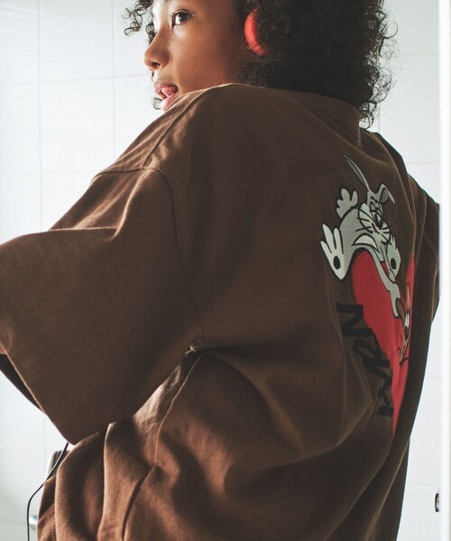 kaoyorinakami(カオヨリナカミ)の「KAOYORINAKAMI×FREAK’S STORE/カオヨリナカミ×フリークスストア Rabbit heart S/S/ラビット ハート ショートスリーブTシャツ/半袖Tシャツ/バックプリント/ハートモチーフ(Tシャツ/カットソー・メンズ・ホワイト/ブルーグリーン/ブラック/ブラウン・LARGE/MEDIUM/X-LARGE)」の5枚目の写真
