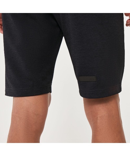 OAKLEY(オークリー)の「オークリー ENHANCE TECH JERSEY SHORTS 9INCH 13.0 / ジャージショーツ /TRAINING スポーツ・トレーニング/OAKLEY(その他パンツ・メンズ・ダークブルー/ブラック/ダークブラック・S/L/M/XL/XS)」の4枚目の写真
