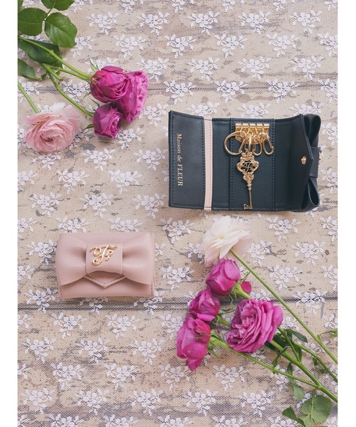 Maison de FLEUR（メゾンドフルール）の「Fリボンキーケース（キー