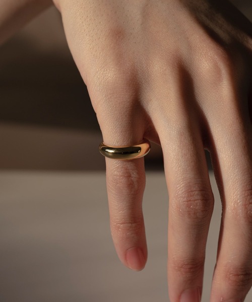 novice（ノーヴィス）の「【novice】Volume Pinky Ring（リング・レディース・シルバー/ゴールド・FREE）」の2枚目の写真