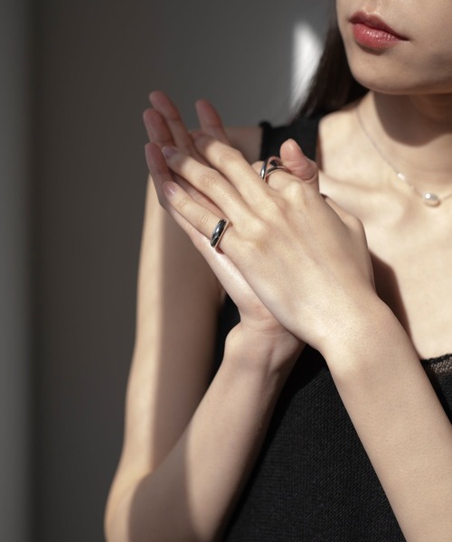 novice（ノーヴィス）の「【novice】Volume Pinky Ring（リング・レディース・シルバー/ゴールド・FREE）」の6枚目の写真