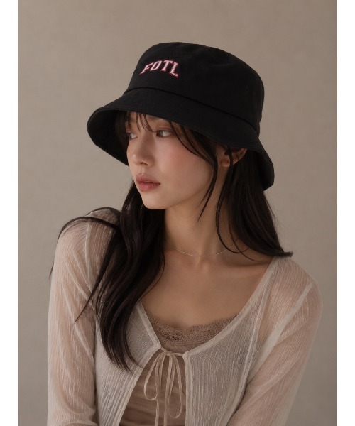 FRUIT OF THE LOOM(フルーツオブザルーム)の「【FRUIT OF THE LOOM】 EMBROIDERY BUCKET HAT(ハット・レディース・ブラック/ベージュ/グリーン・FREE)」の1枚目の写真