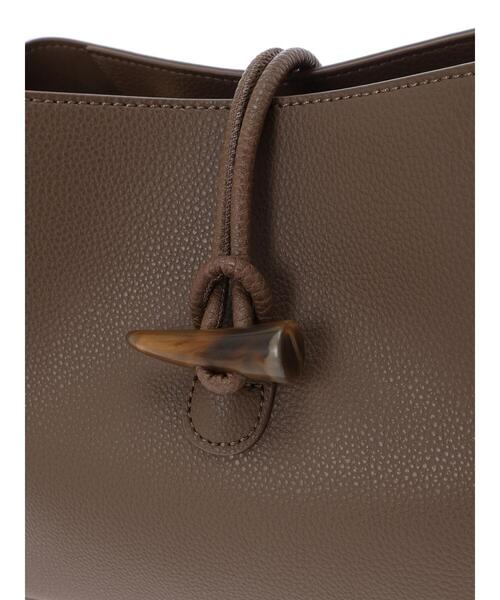 Te chichi(テチチ)の「トグル合皮ミニバッグ(ハンドバッグ・レディース・ブラウン/ブラック・F)」の9枚目の写真