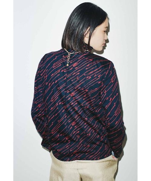 MEDE19F(メデジュウキュウ)の「MEDE19F ミュルーズモダン〈「ミュルーズ染織美術館」アーカイブコレクション〉 コットンプリントハイネックトップス(Tシャツ/カットソー・レディース・ブラック系その他/ネイビー/ホワイト系その他・X-LARGE/LARGE/XX-LARGE/MEDIUM)」の6枚目の写真