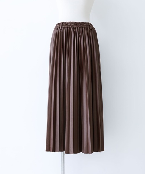 osharewalker（オシャレウォーカー）の「『フェイクレザープリーツスカート』（スカート・レディース・ブラウン/ブラック・FREE）」の16枚目の写真