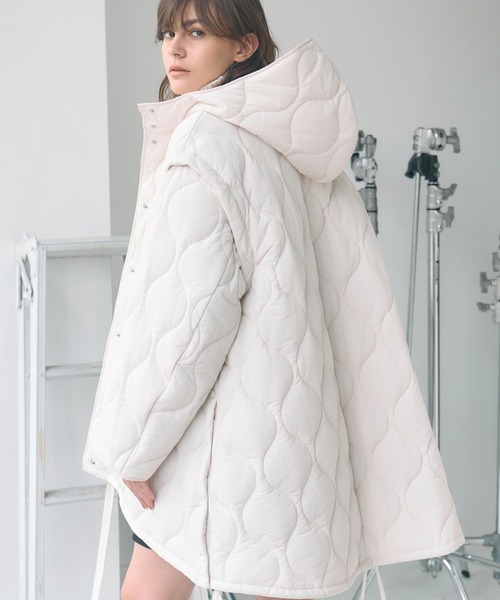 LE CIEL BLEU(ルシェルブルー)の「2ウェイパッドコクーンコート / 2way Padded Cocoon Coat(その他アウター・レディース・オフホワイト/ブラック・36)」の12枚目の写真