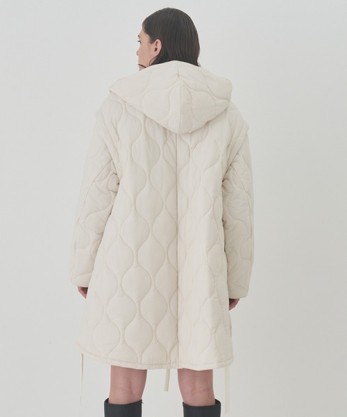 LE CIEL BLEU(ルシェルブルー)の「2ウェイパッドコクーンコート / 2way Padded Cocoon Coat(その他アウター・レディース・オフホワイト/ブラック・36)」の7枚目の写真
