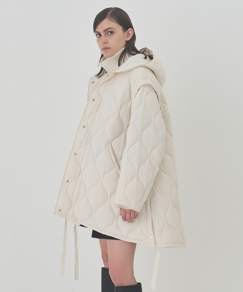 LE CIEL BLEU(ルシェルブルー)の「2ウェイパッドコクーンコート / 2way Padded Cocoon Coat(その他アウター・レディース・オフホワイト/ブラック・36)」の3枚目の写真