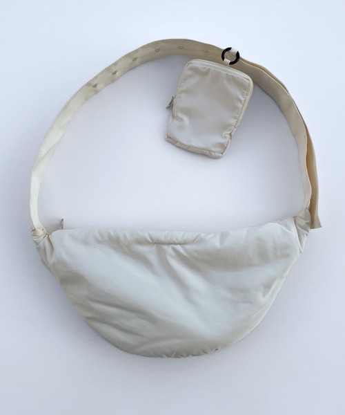 CANAL JEAN（キャナルジーン）の「diggity　パデットボディバッグ（ボディバッグ/ウエストポーチ・レディース・ブラック/アイボリー・ONE SIZE）」の20枚目の写真