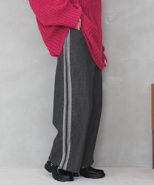 LEPSIM（レプシィム）の「サイドラインデニムパンツ　983467（デニムパンツ・レディース・ブルー/チャコールグレー・MEDIUM/LARGE）」の3枚目の写真