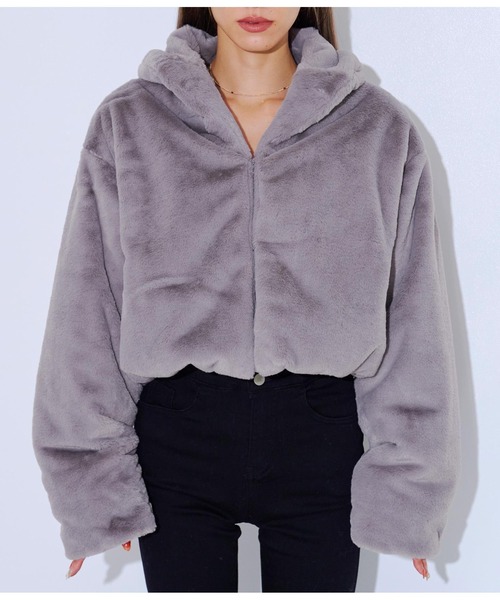 LATINA(ラティーナ)の「フェイクファーショートコート(その他アウター・レディース・ブラック/グレー・FREE)」の14枚目の写真