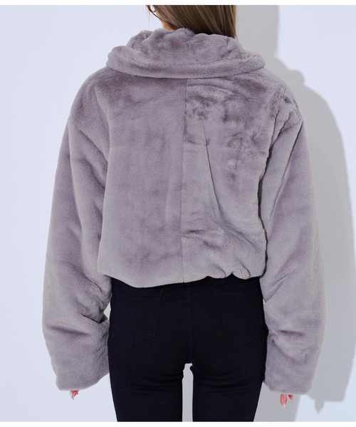 LATINA(ラティーナ)の「フェイクファーショートコート(その他アウター・レディース・ブラック/グレー・FREE)」の16枚目の写真