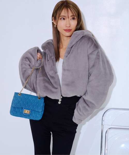 LATINA(ラティーナ)の「フェイクファーショートコート(その他アウター・レディース・ブラック/グレー・FREE)」の10枚目の写真