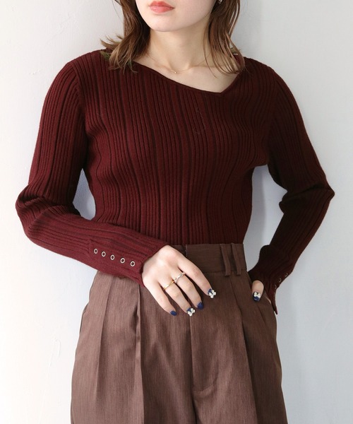 HER CLOSET(ハークローゼット)の「【vingtrois】アシメVネック ランダムリブニット(ニット/セーター・レディース・グリーン/ワインレッド/パープル/ブラック/チャコールグレー/アイボリー・M)」の6枚目の写真