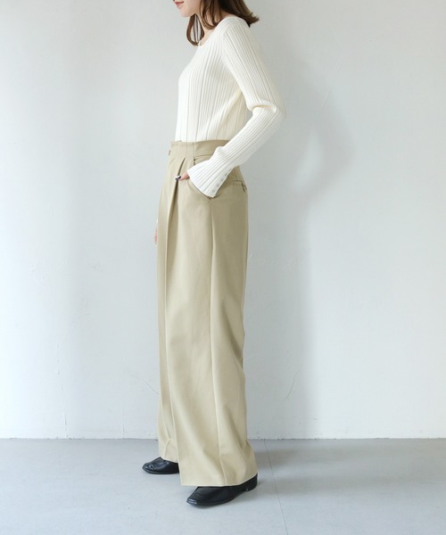 HER CLOSET(ハークローゼット)の「【vingtrois】アシメVネック ランダムリブニット(ニット/セーター・レディース・グリーン/ワインレッド/パープル/ブラック/チャコールグレー/アイボリー・M)」の12枚目の写真