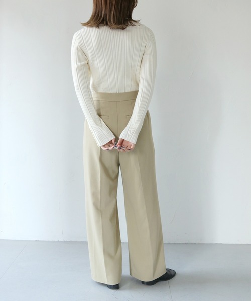 HER CLOSET(ハークローゼット)の「【vingtrois】アシメVネック ランダムリブニット(ニット/セーター・レディース・グリーン/ワインレッド/パープル/ブラック/チャコールグレー/アイボリー・M)」の13枚目の写真
