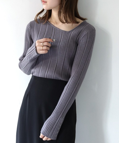 HER CLOSET(ハークローゼット)の「【vingtrois】アシメVネック ランダムリブニット(ニット/セーター・レディース・グリーン/ワインレッド/パープル/ブラック/チャコールグレー/アイボリー・M)」の15枚目の写真