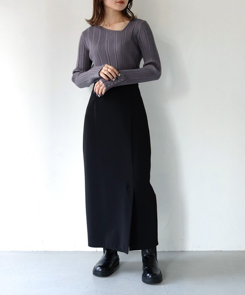 HER CLOSET(ハークローゼット)の「【vingtrois】アシメVネック ランダムリブニット(ニット/セーター・レディース・グリーン/ワインレッド/パープル/ブラック/チャコールグレー/アイボリー・M)」の18枚目の写真