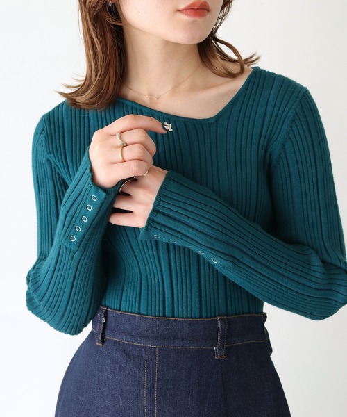 HER CLOSET(ハークローゼット)の「【vingtrois】アシメVネック ランダムリブニット(ニット/セーター・レディース・グリーン/ワインレッド/パープル/ブラック/チャコールグレー/アイボリー・M)」の21枚目の写真