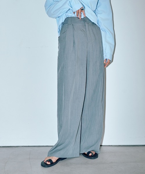 LIENCOEUR（リアンクール）の「フロントタックワイドパンツ（スラックス・レディース・ブラック/アイボリー/グレー・MEDIUM/SMALL）」の3枚目の写真